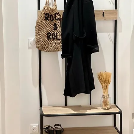 Sympa 1 Bedroom 1br Center Of Parking Appartement